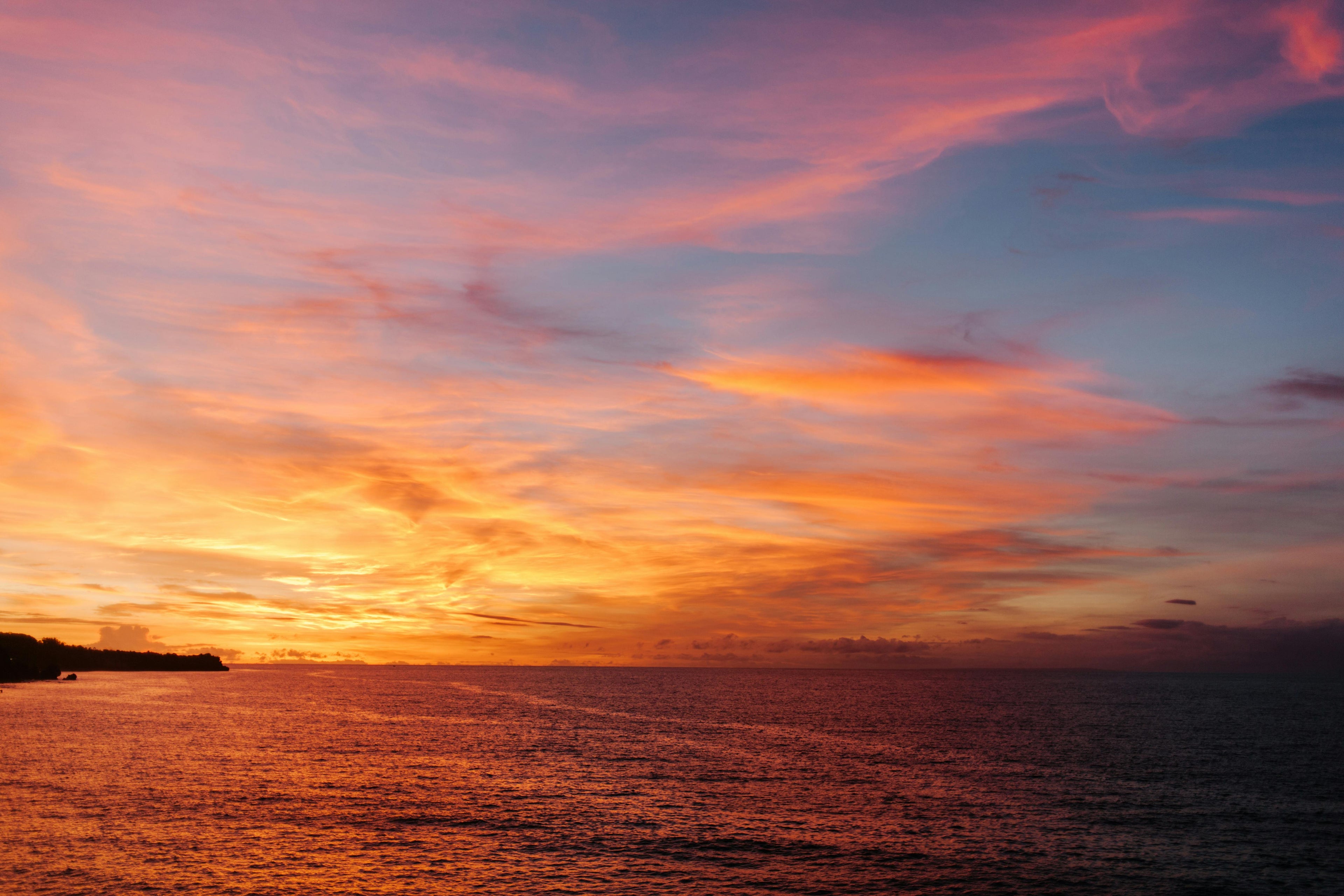 The Curator’s Guide to Lighting: How to Achieve "Golden Hour" at Home