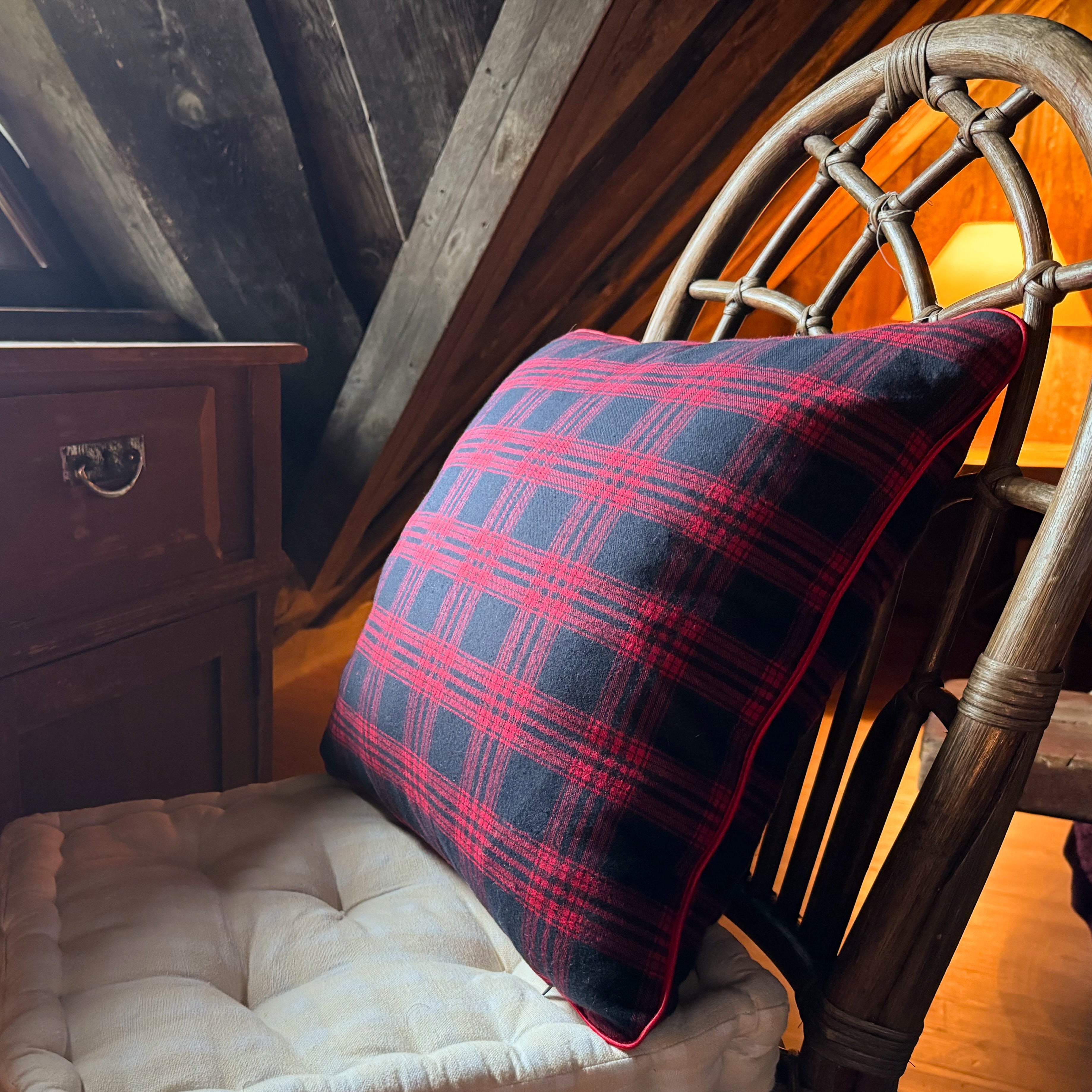 Liisi Cushion